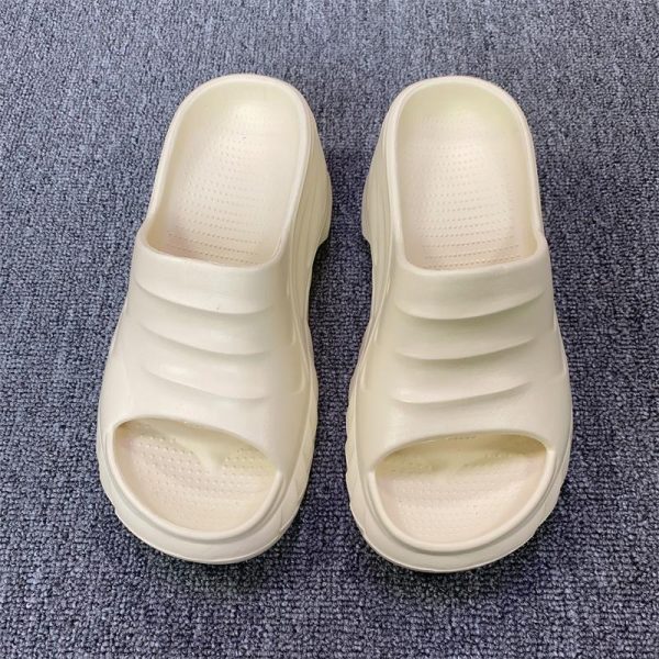 Marshmallow Flat Sandals In Rubber  | Mens Slides & Sandals